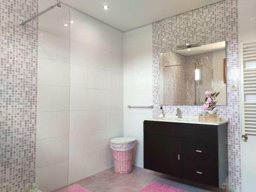 Hostal Room In Villa - 4 Bedroom House With Private Pool