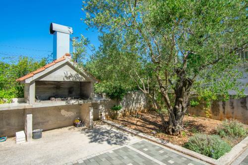 Apartments Lokarda
