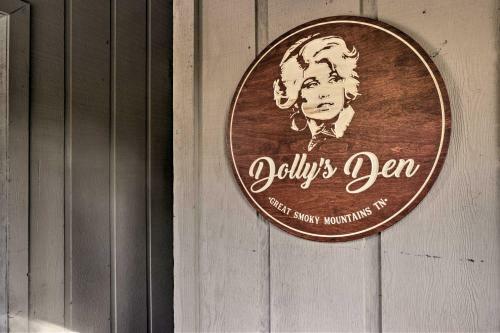 Apartamento Cozy Dollys Den Condo With Private Balcony!