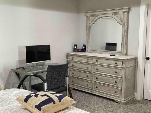 Master Bedroom Suite In A Shared House Near Downtown Dallas