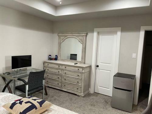 Master Bedroom Suite In A Shared House Near Downtown Dallas