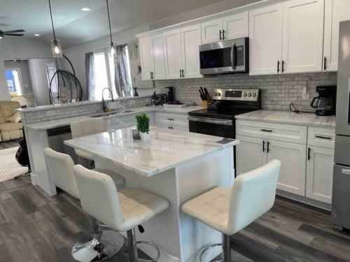 Master Bedroom Suite In A Shared House Near Downtown Dallas