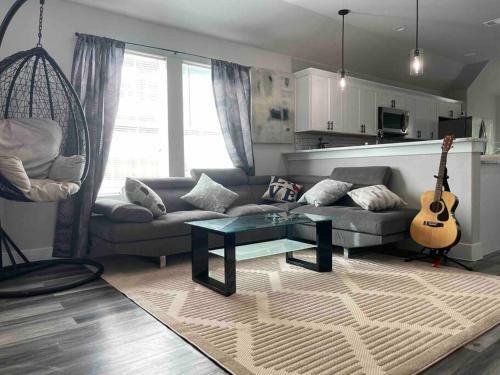 Master Bedroom Suite In A Shared House Near Downtown Dallas