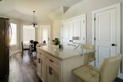 Master Bedroom Suite In A Shared House Near Downtown Dallas