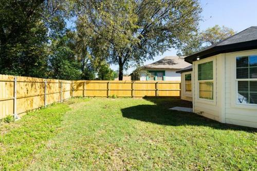 Master Bedroom Suite In A Shared House Near Downtown Dallas