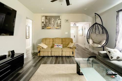 Master Bedroom Suite In A Shared House Near Downtown Dallas