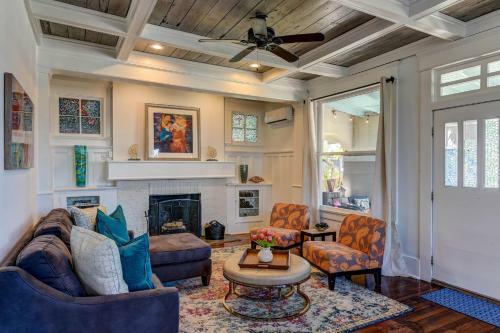 Galveston Full Of Charm! Just Two Blocks From Beach