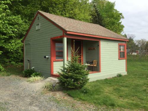 Valley Brook Cottages And Cabins