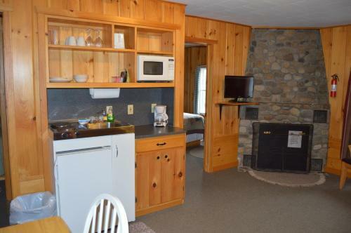 Gilcrest Cottages And Motel