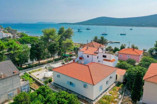 Holiday Home In Ist - Insel Ist 39017