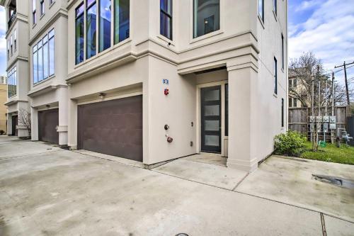 Bright And Airy Houston Townhome About 3 Mi To Dtwn