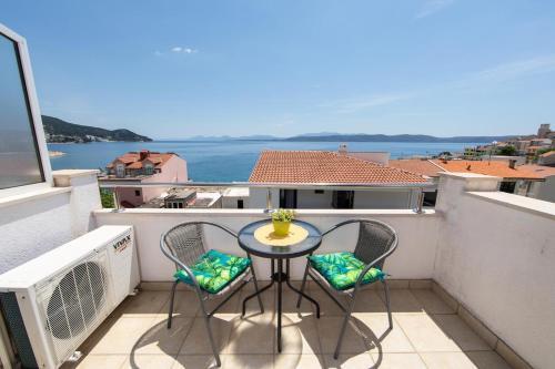 Apartments By The Sea Igrane, Makarska - 18069