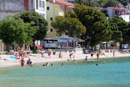 Apartments By The Sea Igrane, Makarska - 18069