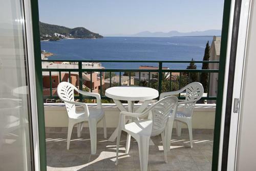 Apartments By The Sea Igrane, Makarska - 17292