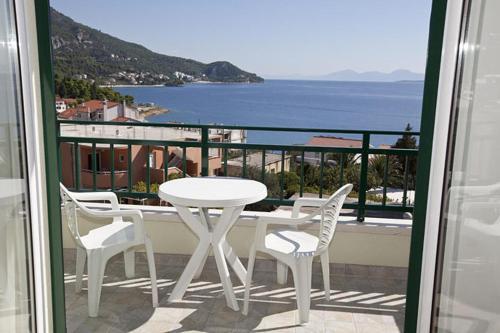 Apartments By The Sea Igrane, Makarska - 17292