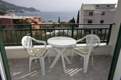 Apartments By The Sea Igrane, Makarska - 17292