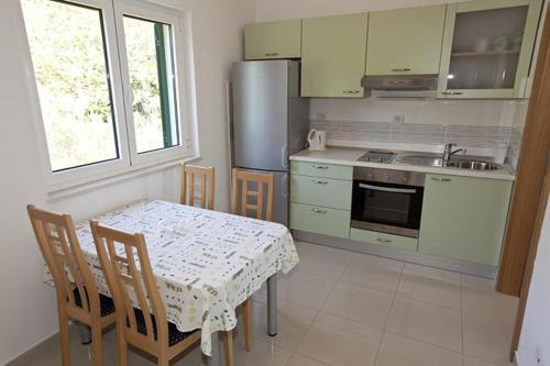 Apartments By The Sea Igrane, Makarska - 17292