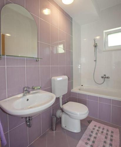 Apartments By The Sea Igrane, Makarska - 17292