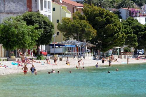 Apartments By The Sea Igrane, Makarska - 17292