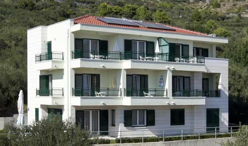 Apartments By The Sea Igrane, Makarska - 17292