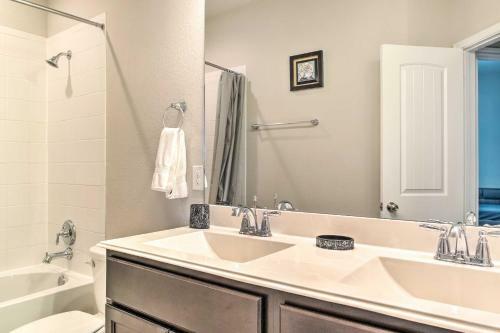 Quiet Rosenberg Home With Yard Less Than 4 Mi To Dtwn