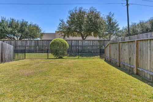 Quiet Rosenberg Home With Yard Less Than 4 Mi To Dtwn