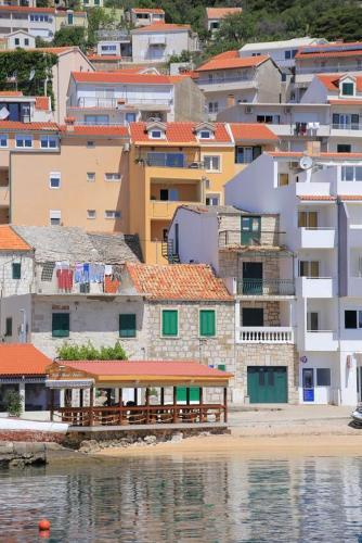 Apartments By The Sea Igrane, Makarska - 18405