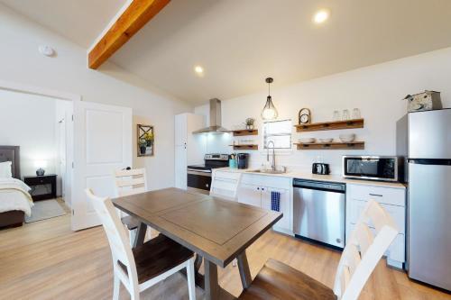 River's Edge Cottages - Mimosa