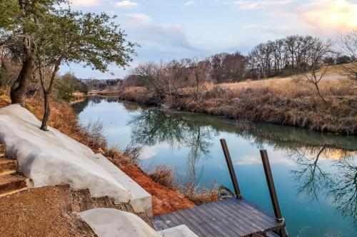 River's Edge Cottages - Mimosa