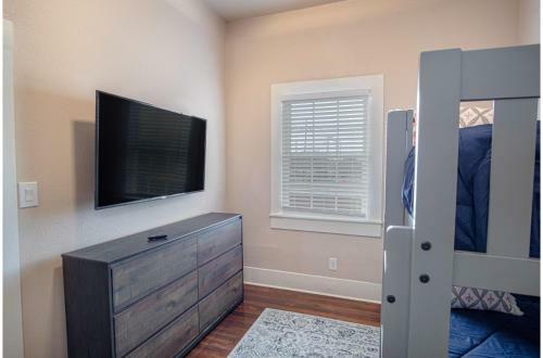 Beautiful Craftmans 4br2,5ba Home Near Downtown