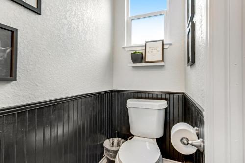 The Selfie House