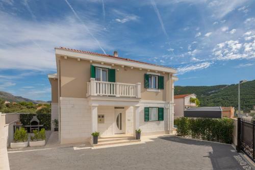 Villa Authentica