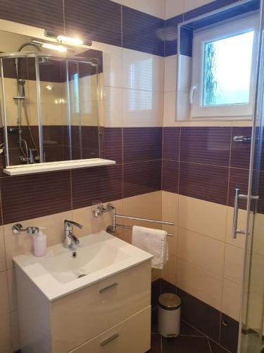 Apartmani Ljubi?