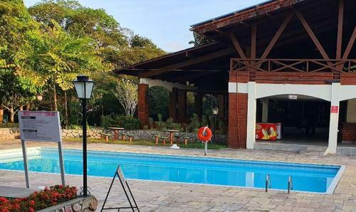 Casa de Campo Em Condom�nio Fechado