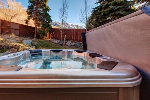 East Mountain Paradise
