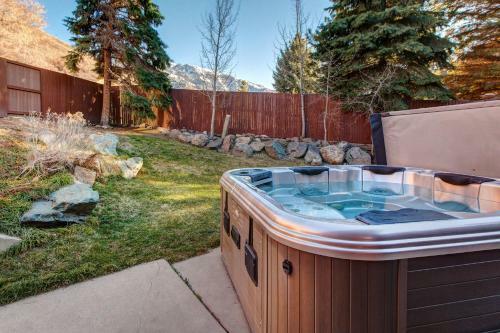 East Mountain Paradise