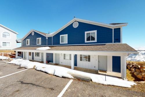 Marina Retreat