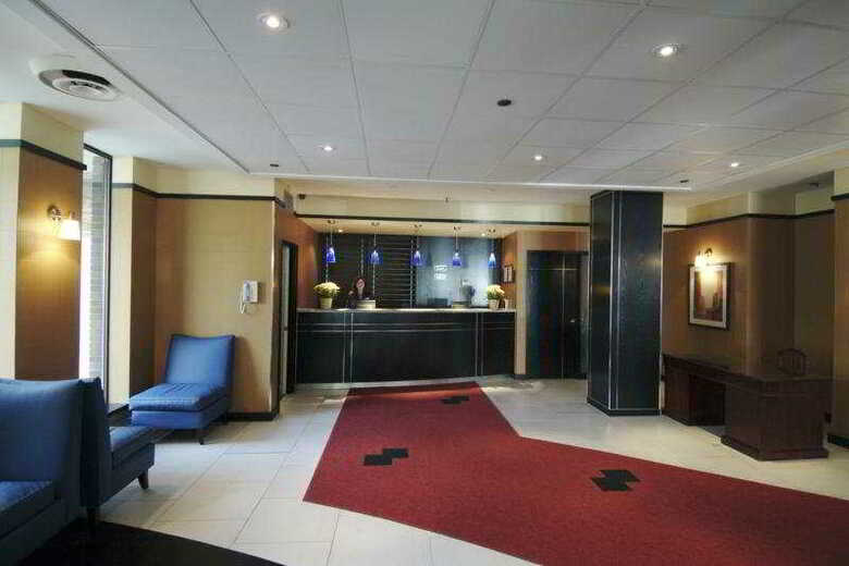 Comfort Hotel Downtown