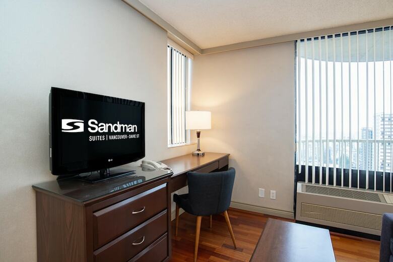 Hotel Sandman Suites On Davie