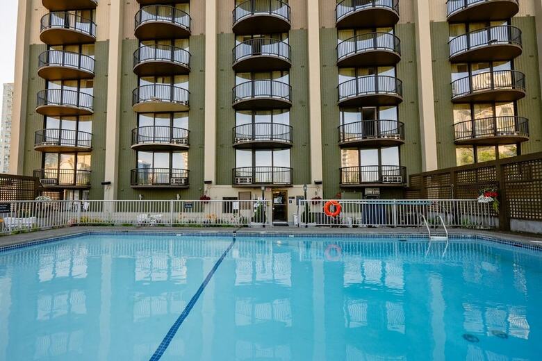 Hotel Sandman Suites On Davie