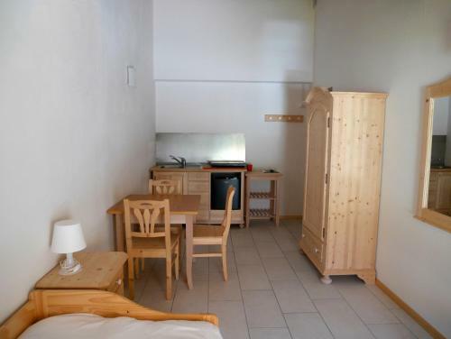 Aparthotel Hotel Elbele Garn�