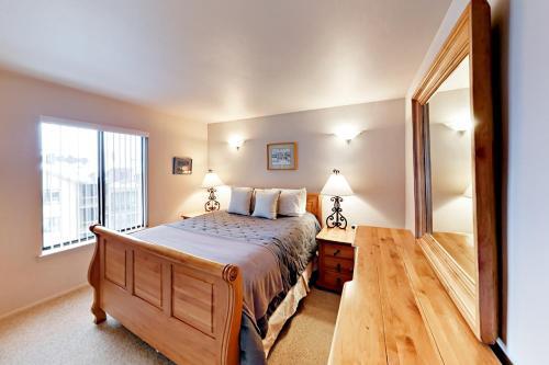 Woodside Dream 303a