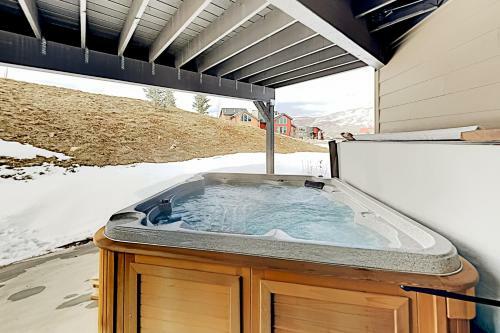 Courtyard Escape