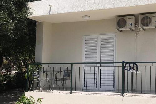 Apartments With A Parking Space Gradac, Makarska - 18315
