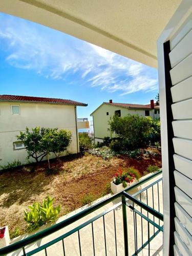 Apartments With A Parking Space Gradac, Makarska - 18315