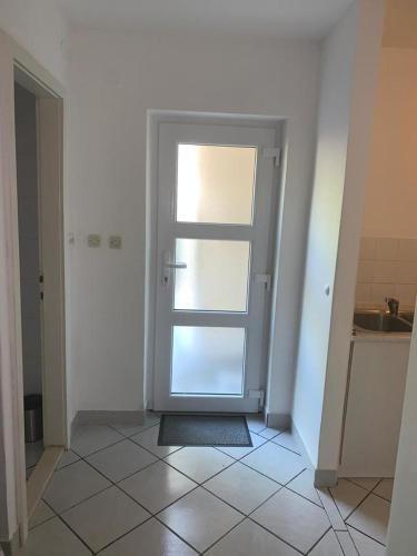 Apartments With A Parking Space Gradac, Makarska - 18315