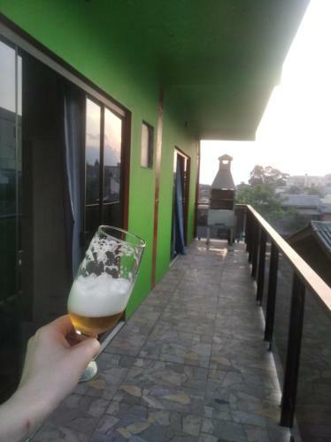 Apartamento Com Churrasqueira E Uma Ampla Sacada.