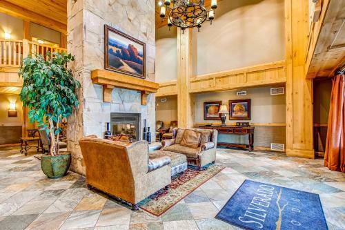 Hotel Silverado Primary Suite & Loft