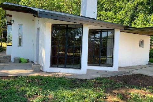 Casa Entera Con Parque Y Pileta Privados