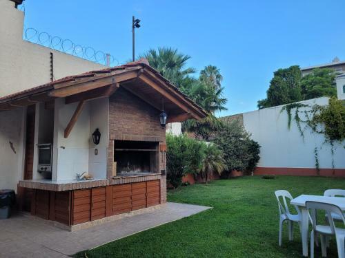 Casa Categor�a Cerca Parque General San Martin.